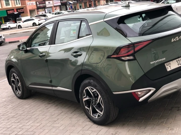 Kia Sportage 2023 green rental in dubai - undefined